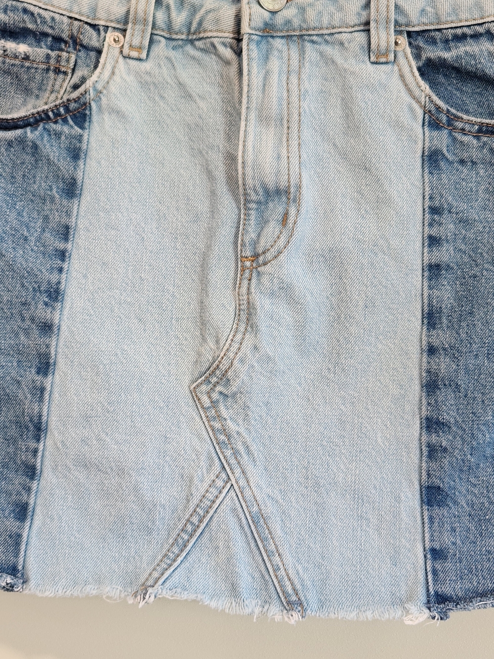 Garage Two Tone Colorblock Denim Patchwork Raw Hem Mini Skirt Size S - Picture 2 of 15